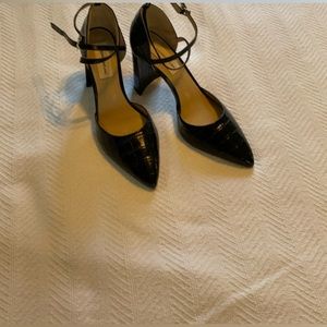 Black leather Antonio Melani pumps